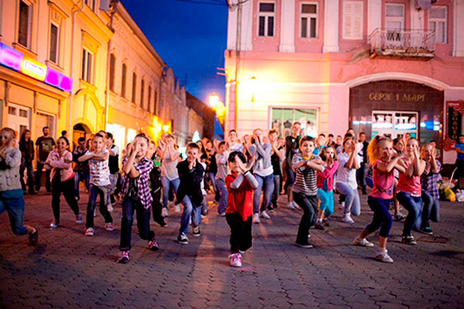 Immagini festa dei colori 2013 - Ucraina